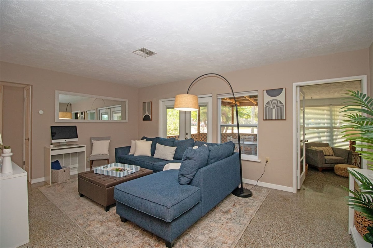 large living space to hangout in