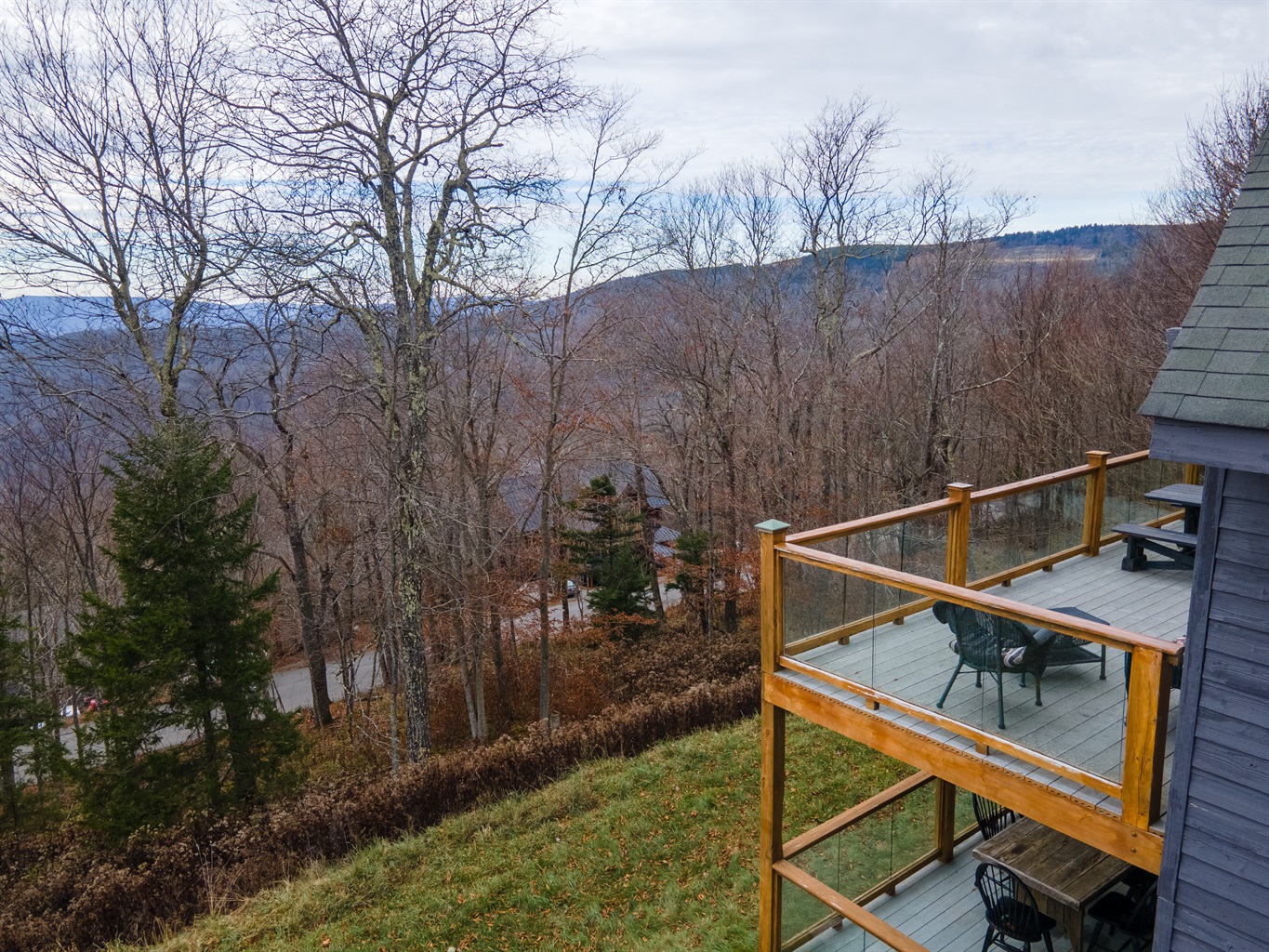 Expansive views of the mountains