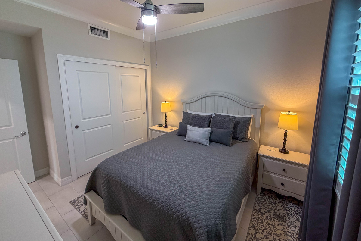 Guest Bedroom (Queen)