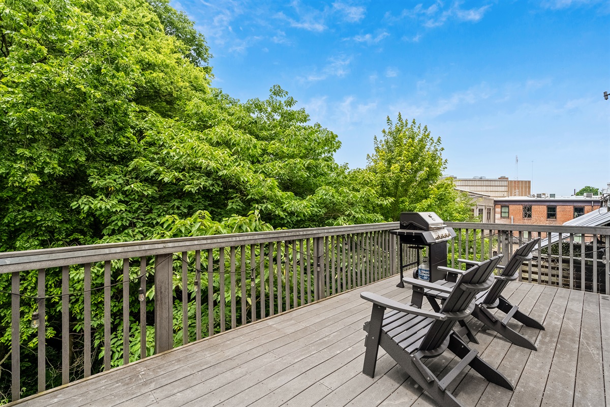 Fire up the grill and enjoy outdoor dining.
