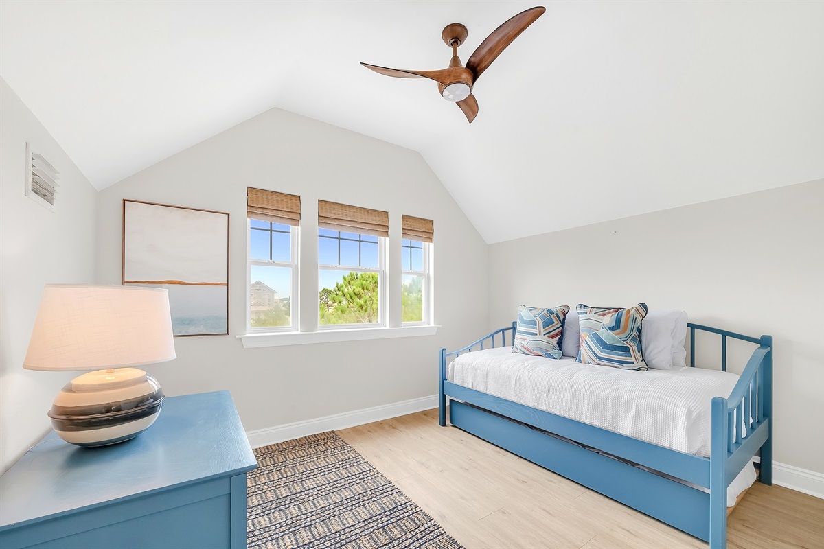 Crows Nest Bedroom 5 (Twin Trundle))