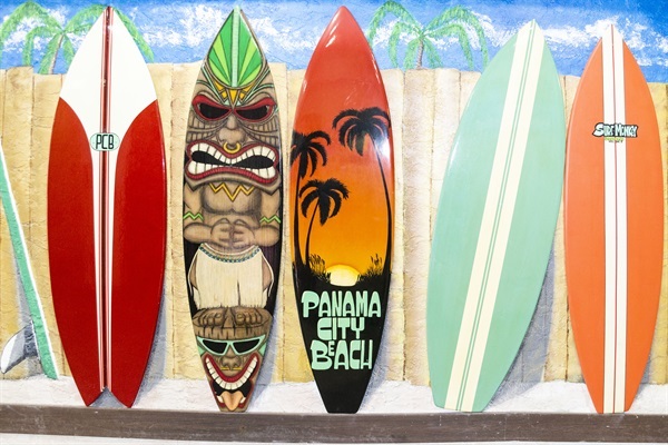 Fancy wall art to put you in the beach mood