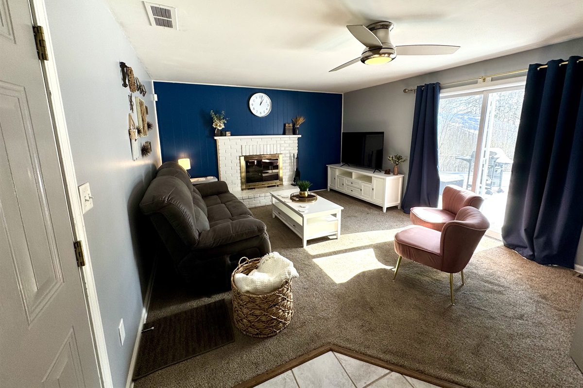 Cozy Family Room and Fireplace!