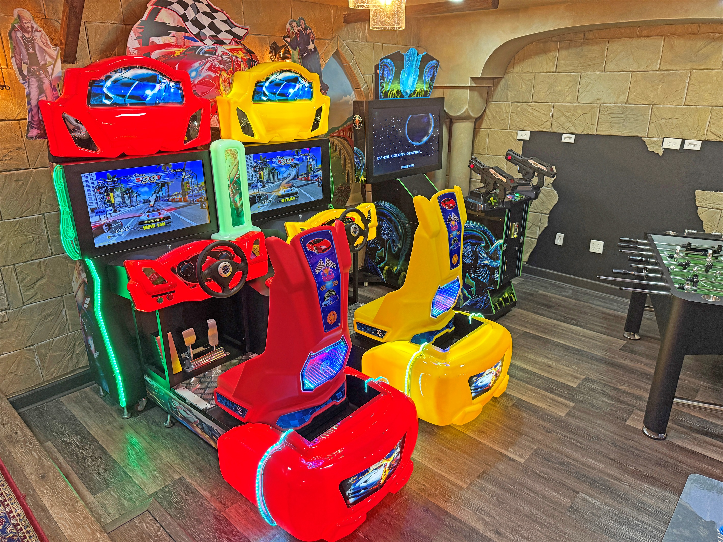 Arcade Game Room - Play Outrun Car Race (Arcade Game-FREE To Play)