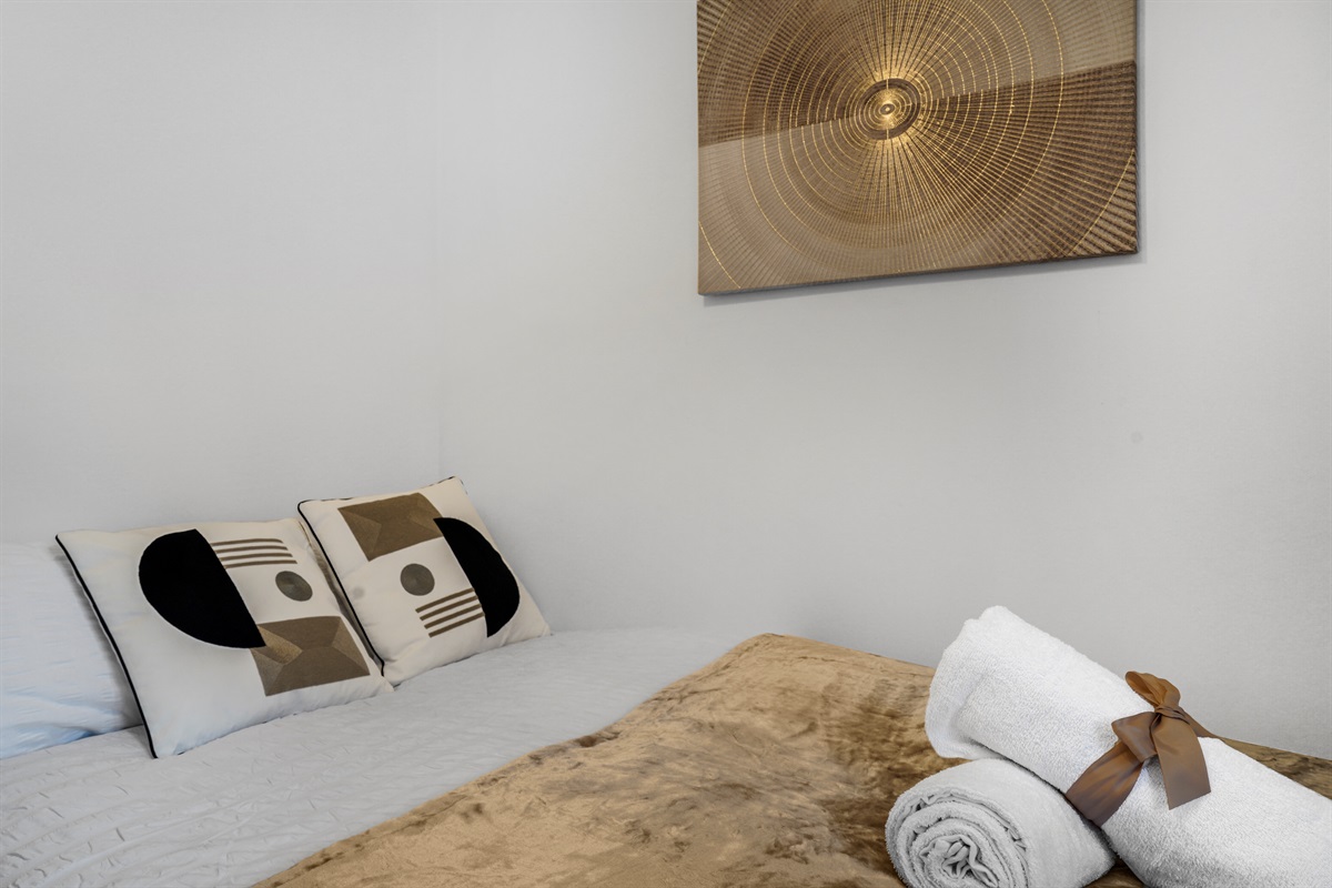 [Double bed on the ground floor]