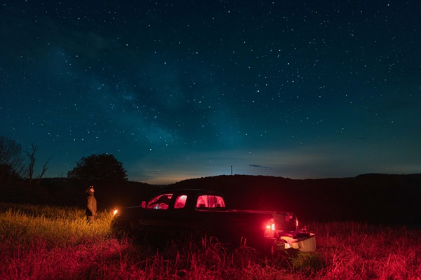 Escape the city lights and reconnect with the cosmos 🌌 Our 40-acre private field offers unmatched stargazing under some of the darkest skies in the East. Whether you're watching from the truc