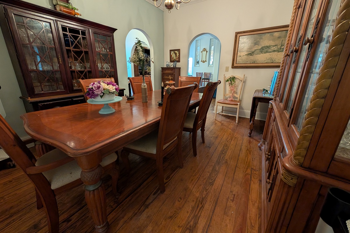 Dining room with 6 places