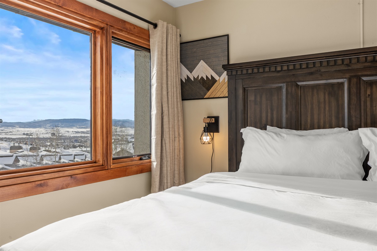 Bedroom 1 | King Bed