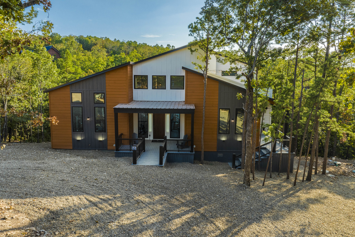 Step into a beautifully designed modern cabin where warmth, comfort,  style and stunning views welcomes you from the moment you arrive.
