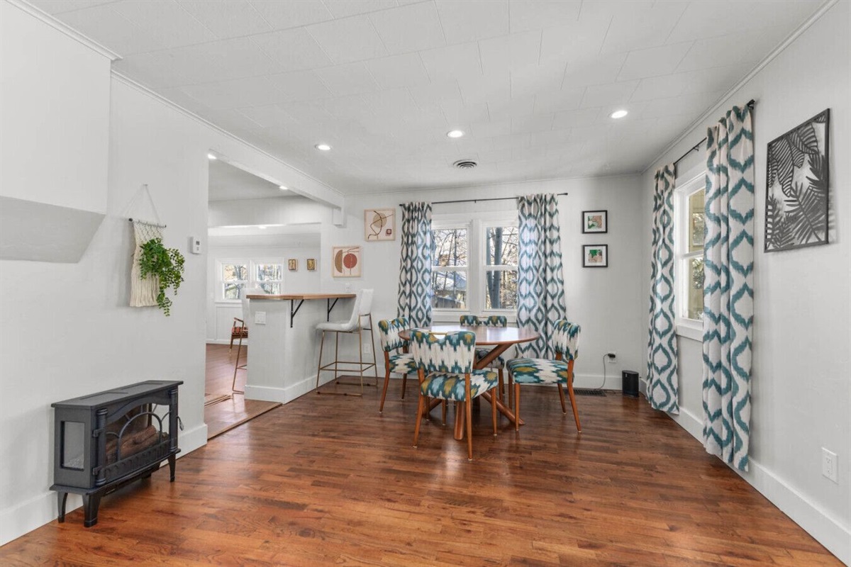 Dining Area & Electric Fireplace