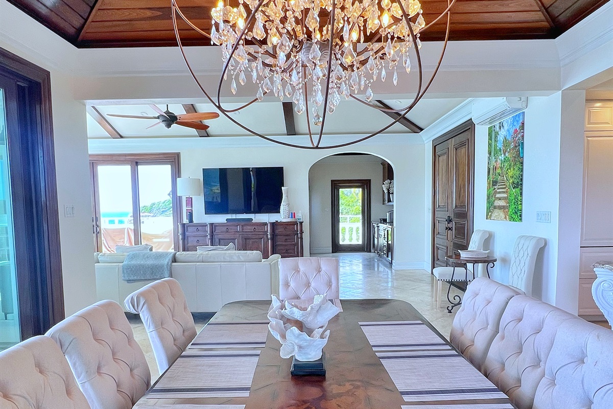 Host dinner parties or casual breakfasts in this gorgeous dining room.