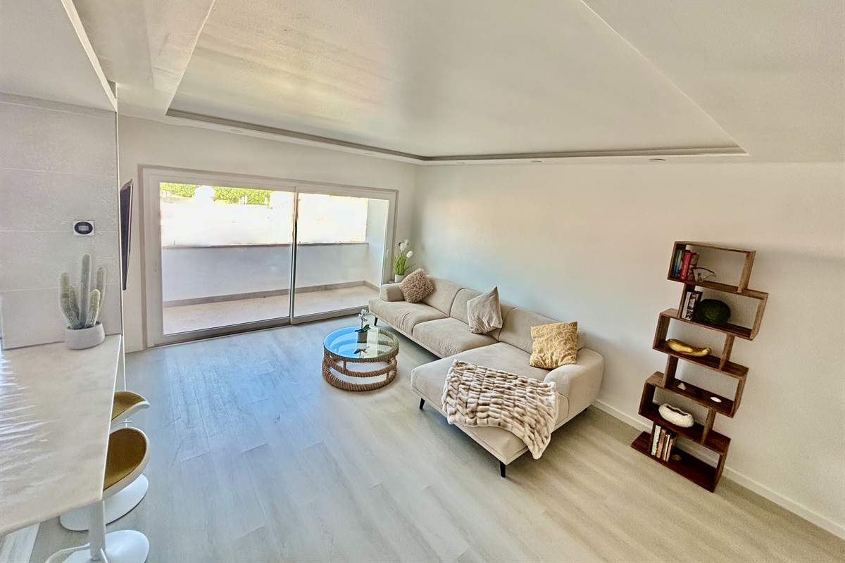 Living Room with Breakfast Bar