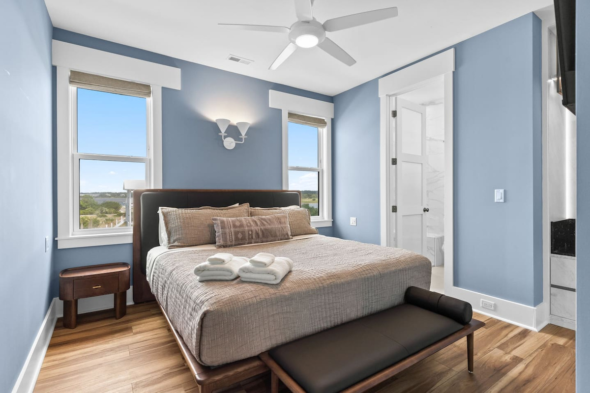 Thoughtfully designed bedrooms include bedside reading lights or sconces and power stations with USB ports on both sides of the bed for maximum comfort. 