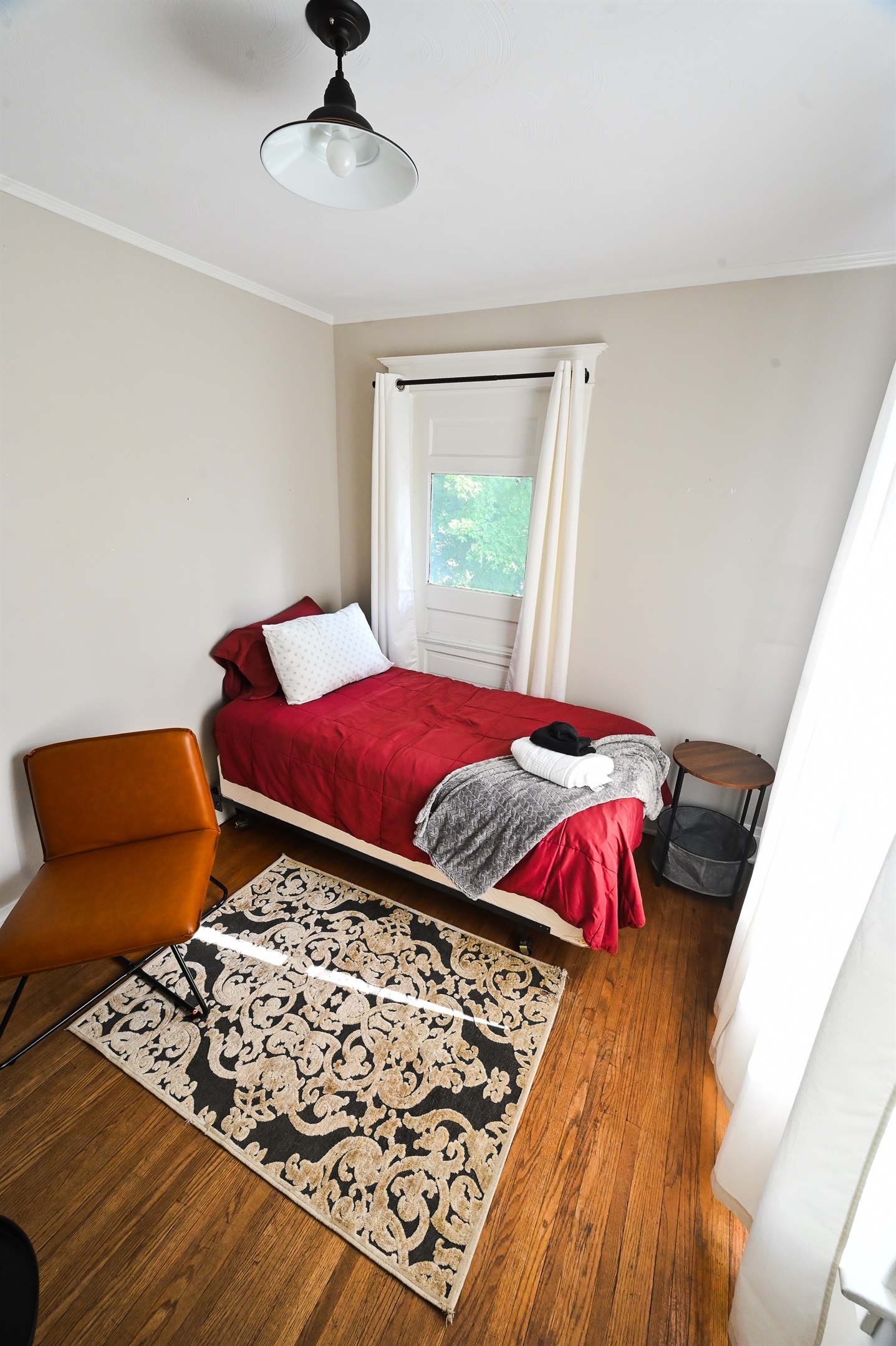 twin bedroom