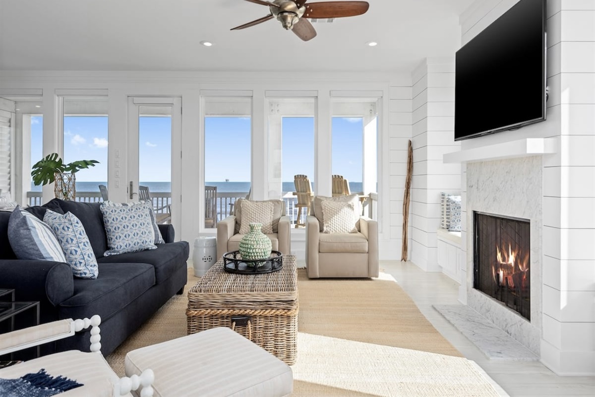 c1e62379d47940959f516b76201f25db Large | Beachhouse | Texas | TX | Vacation Homes | Galveston | Crystal Beach | Kokomo | Breezy Days | Beachfront Elegance | Sunrise Serenity | Southern Sands Property Management, LLC