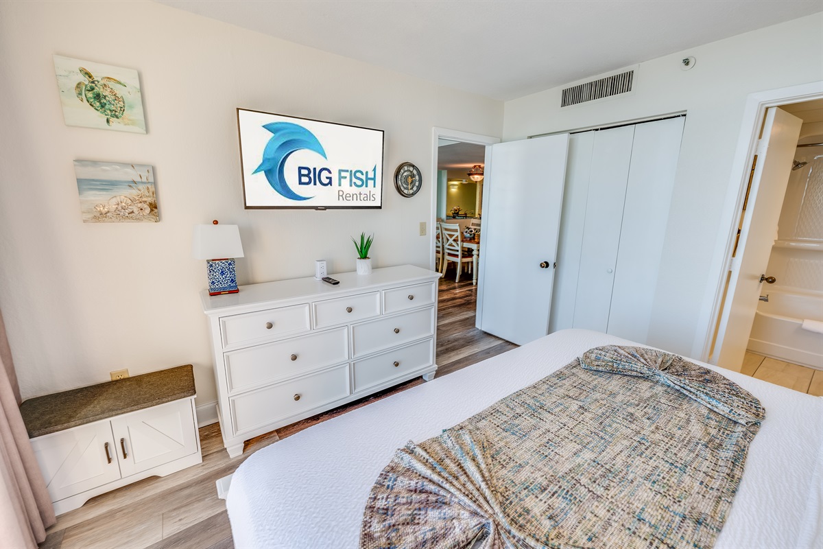 Stunning Bedroom Beautifully Decorated with Amazing Views 💫✨