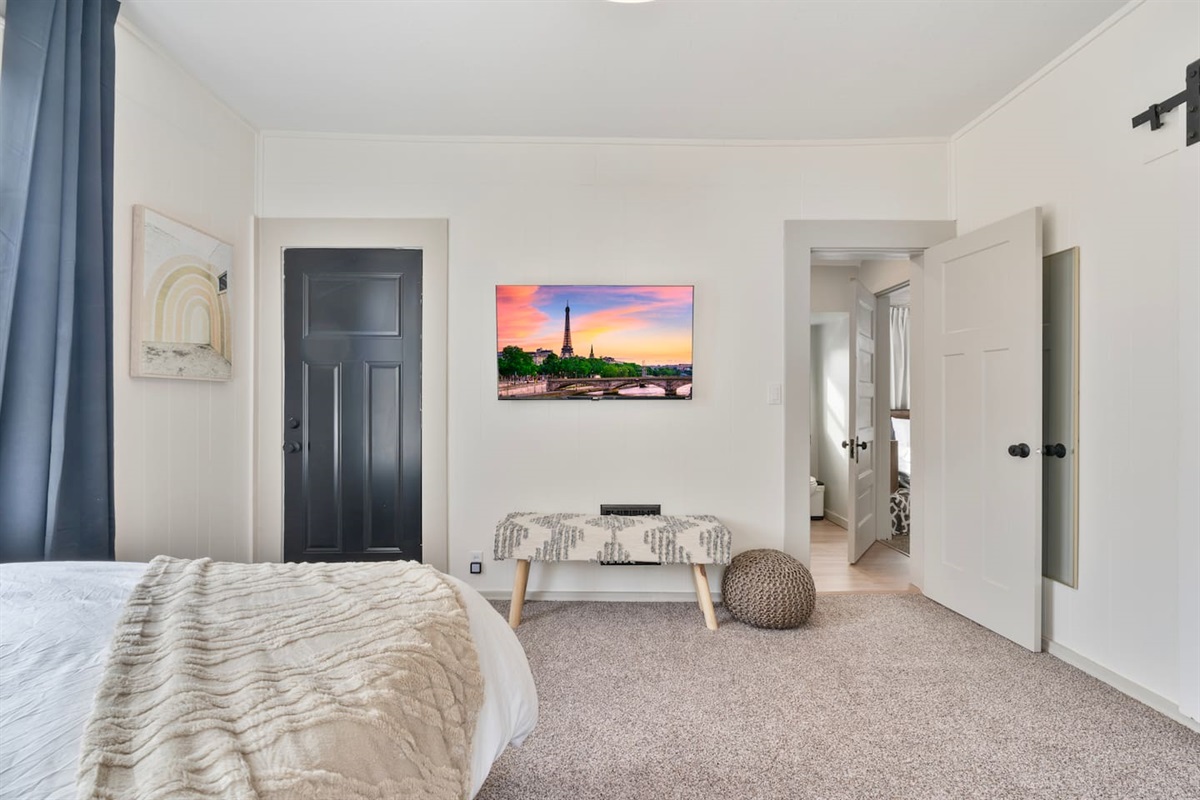 All bedrooms are equip with 50" Roku smart TVs in Guest Mode. Stream all of your favorite shows and movies with automatic sign out at when you check out. 