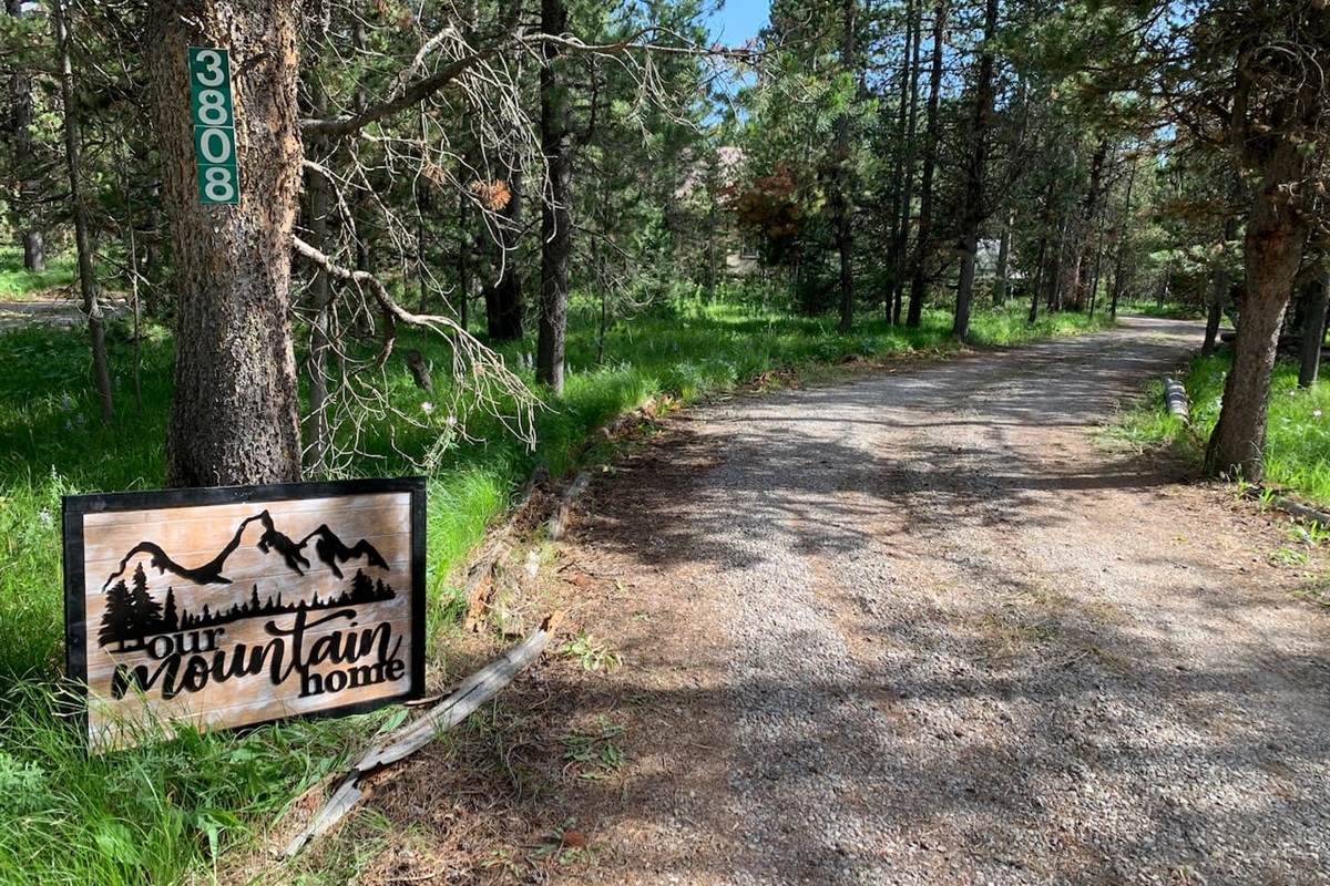 Entrance Driveway to the Cabin