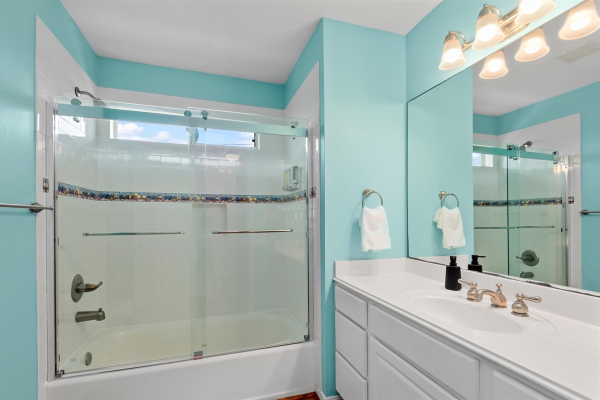 c213cdeee26d4e8a8eed8a05bddf553e Large | Beachhouse | Texas | TX | Vacation Homes | Galveston | Crystal Beach | Kokomo | Breezy Days | Beachfront Elegance | Sunrise Serenity | Southern Sands Property Management, LLC