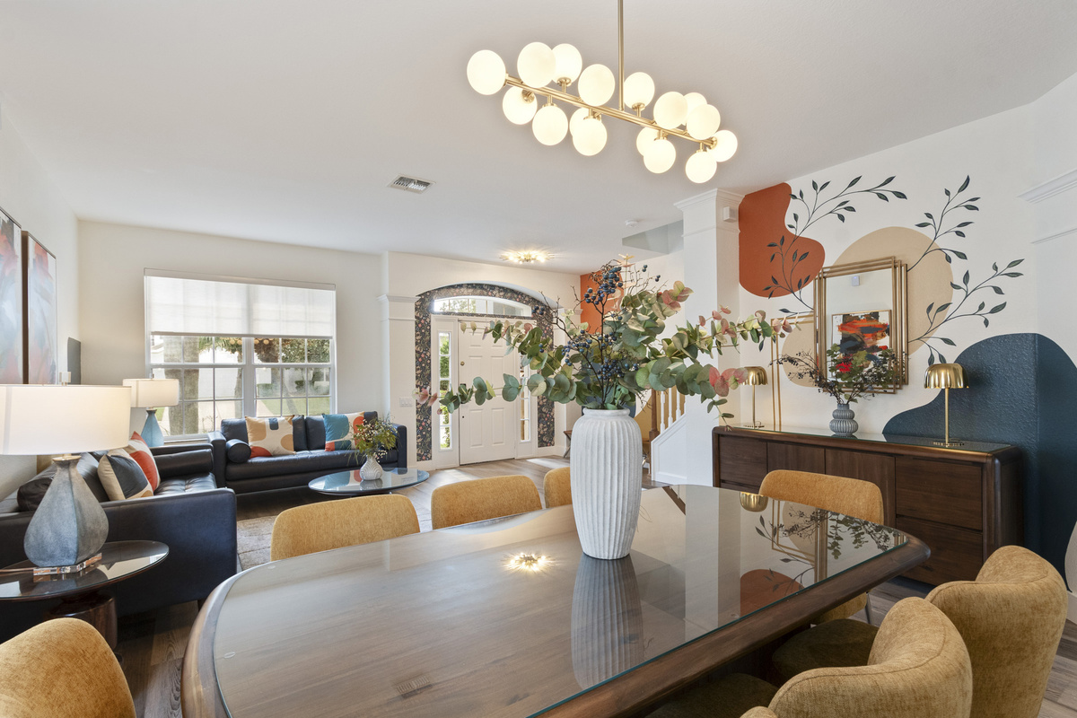 Professionally Decorated Dining Room/Living Room