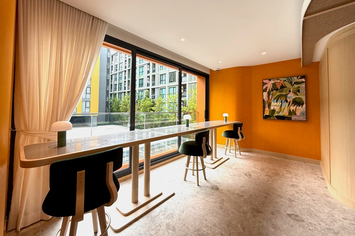 Work your way - whether at a desk or on a cozy sofa, tackling a project or hosting a meeting, the choice is always yours.