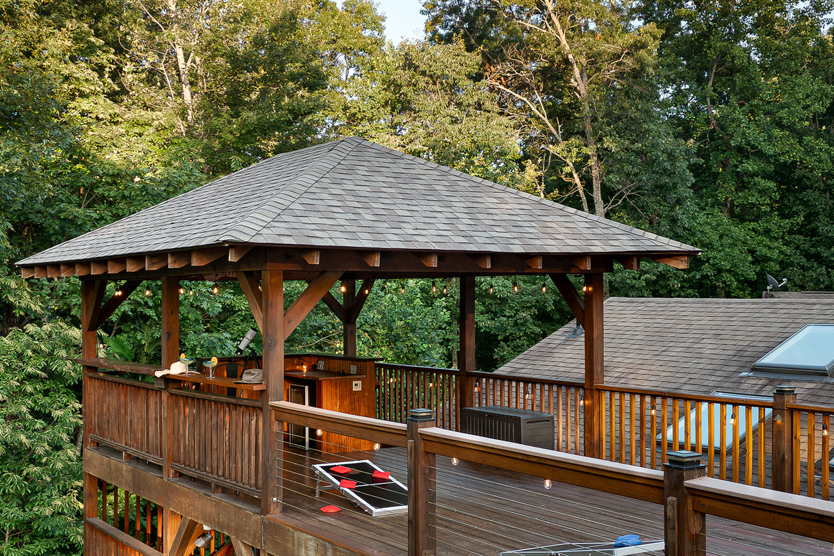 {Mountain View Deck} From morning coffee to sunset celebrations, this elevated deck gives your group a front-row seat to the Blue Ridge Mountains.