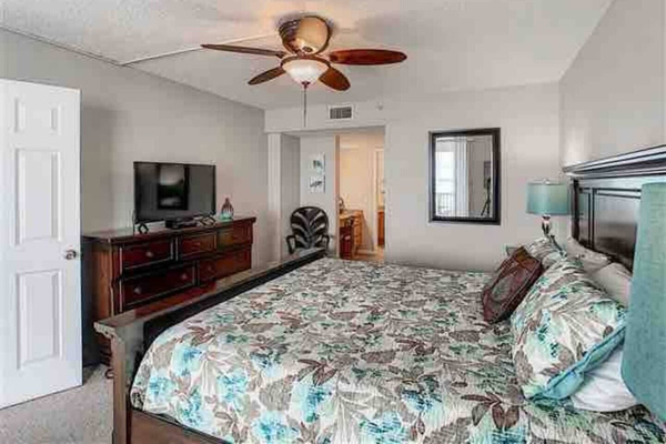 Bedroom 1 Master
King size Tempur-Pedic