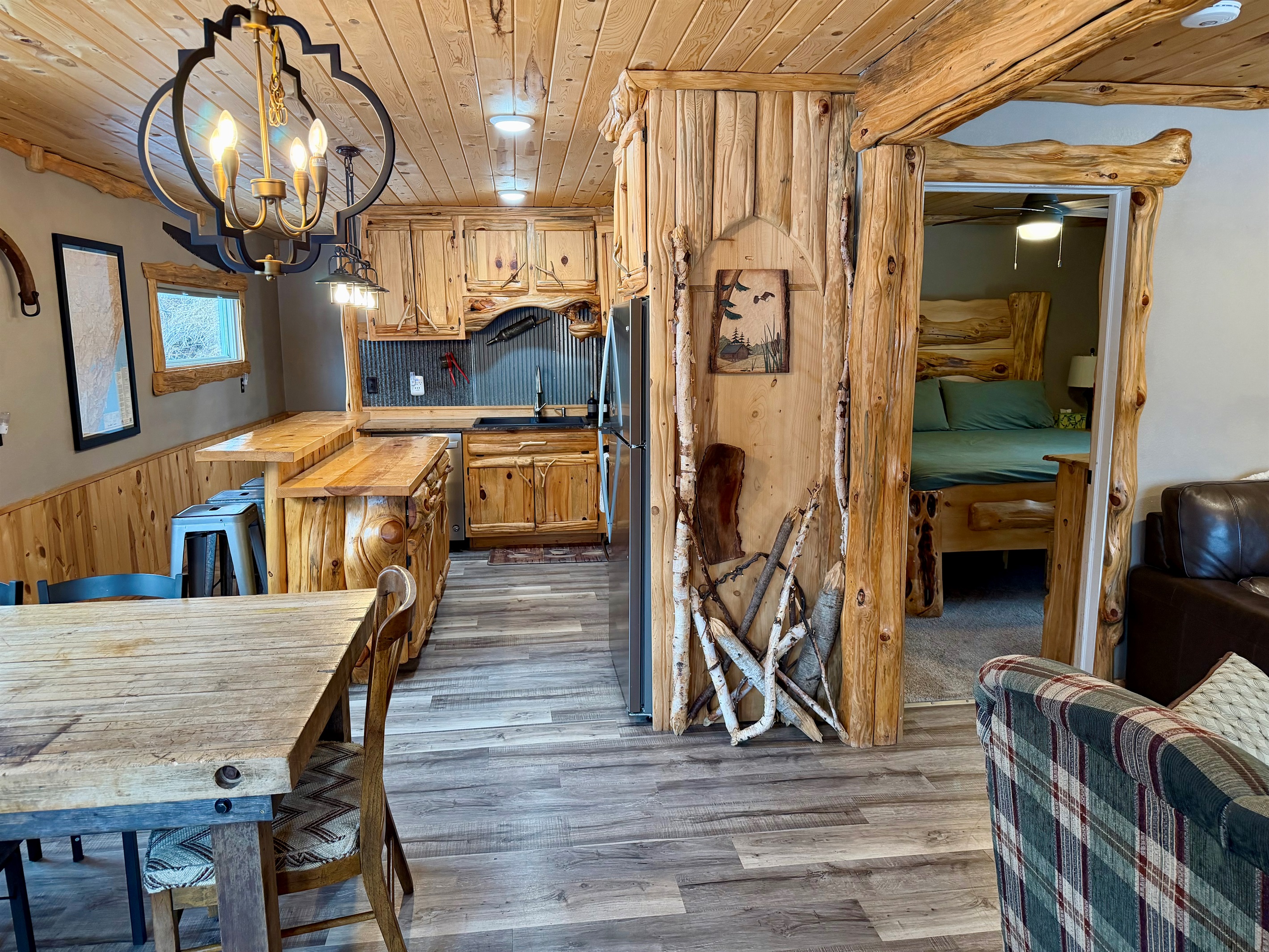 Step into Trail Shack’s open concept main level with the kitchen, dining area and cozy living room making it perfect for gathering. The primary king bedroom sits just off the main space for easy, private access.