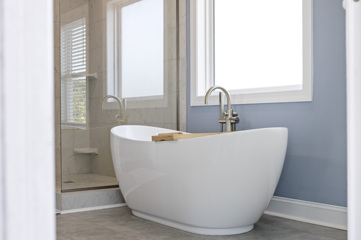 Soaker tub waiting for you!