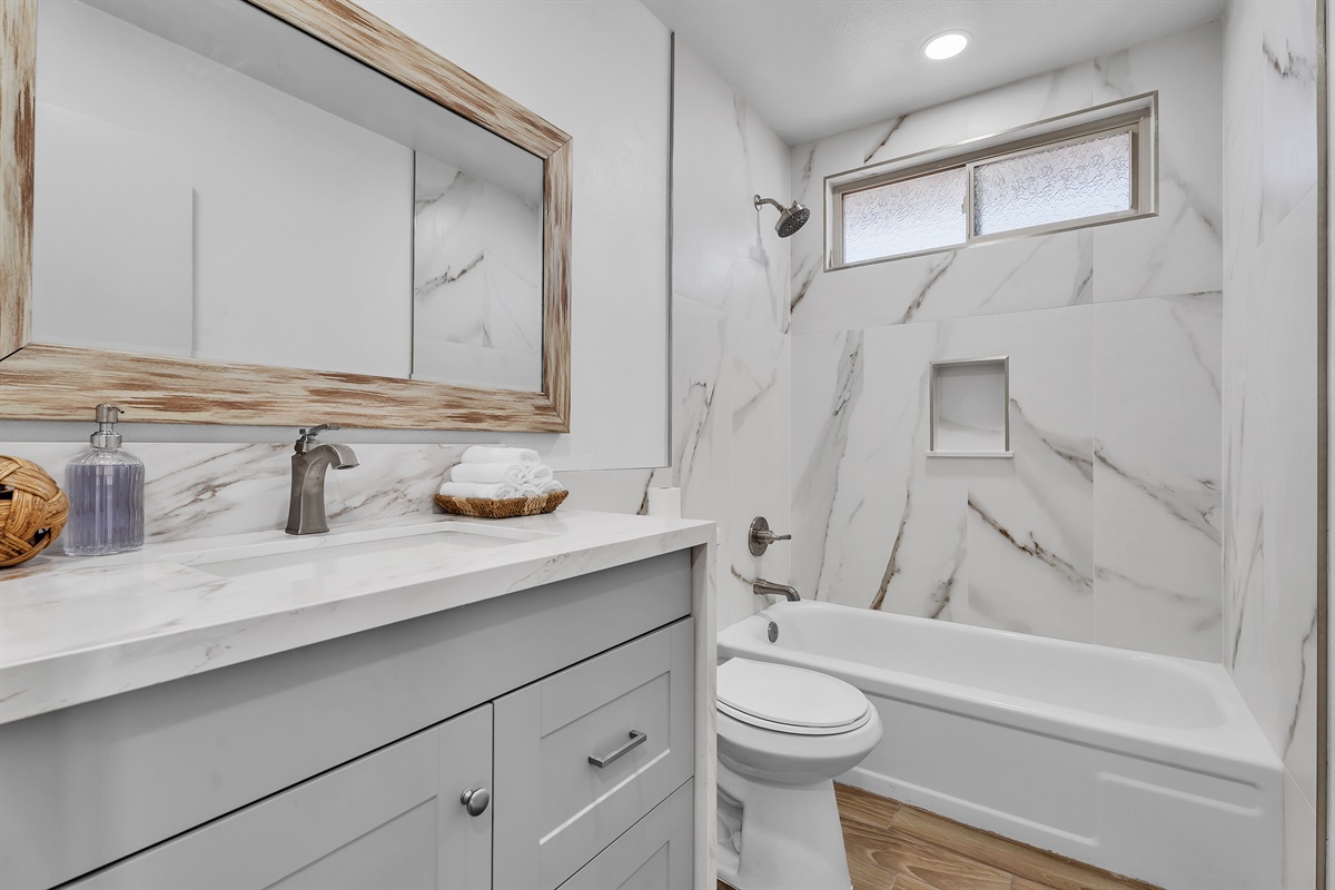 Bathroom 2 for bedroom 2 and 3