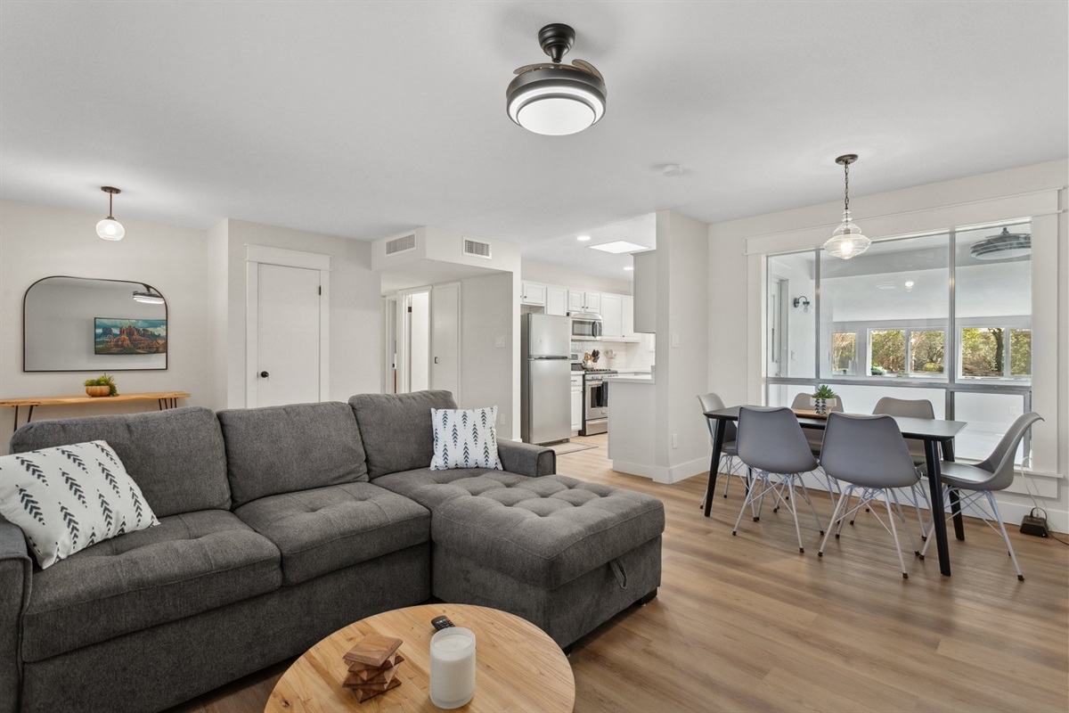 Bright & Modern 2BR/1BA – Sun City Escape — Bright & Modern 2BR/1BA – Sun City Escape, Sun City, Arizona