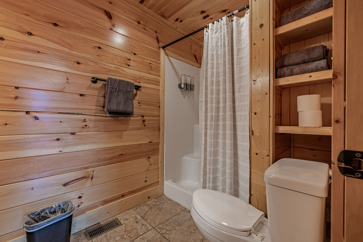 The Roadie Room Ensuite Bathroom gives bunk-room guests their own dedicated bathroom, making the space more comfortable for kids, teens, and adults.