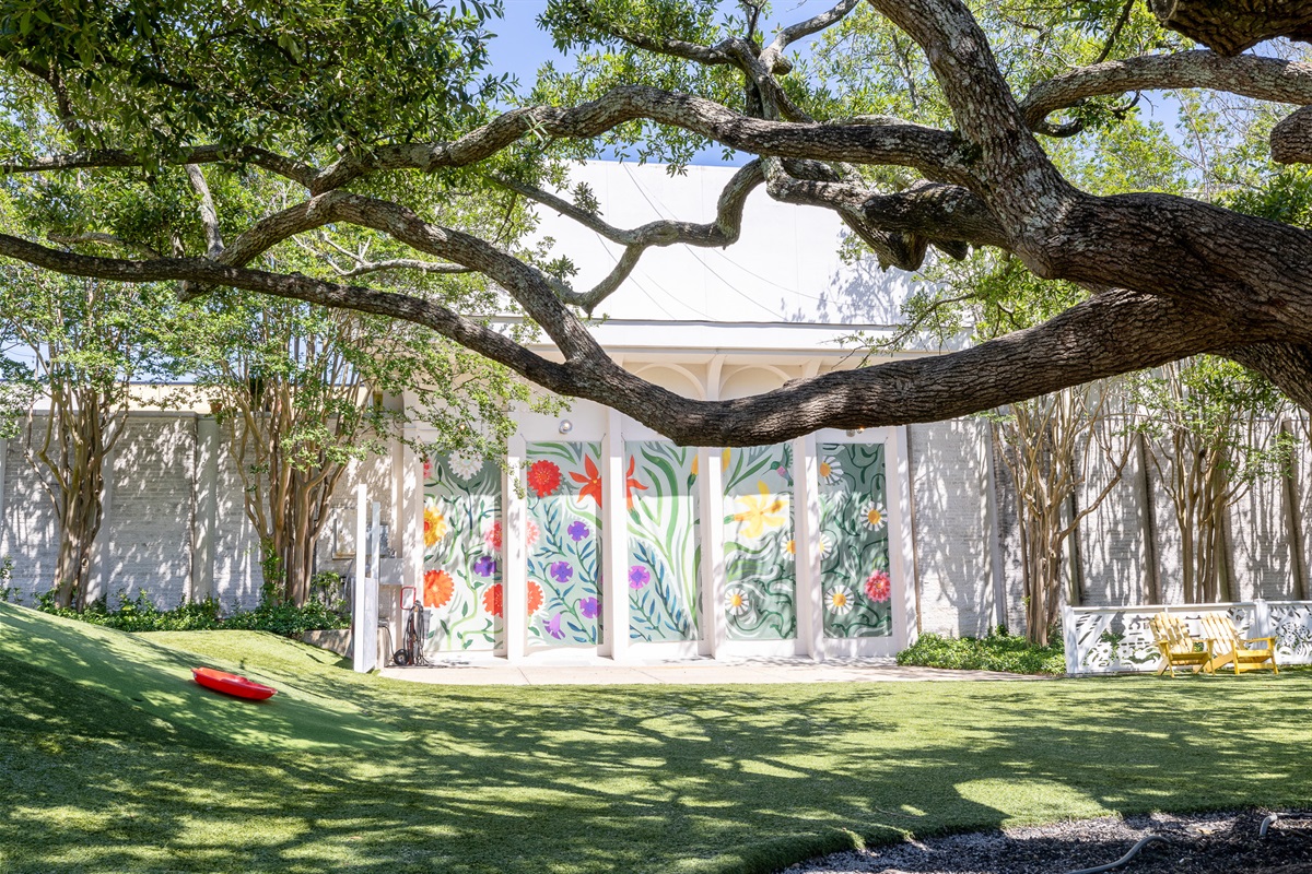 Wake up to the charm of Laurel, MS and spend your days exploring historic streets, local shops, and the beloved Home Town locations just minutes away.