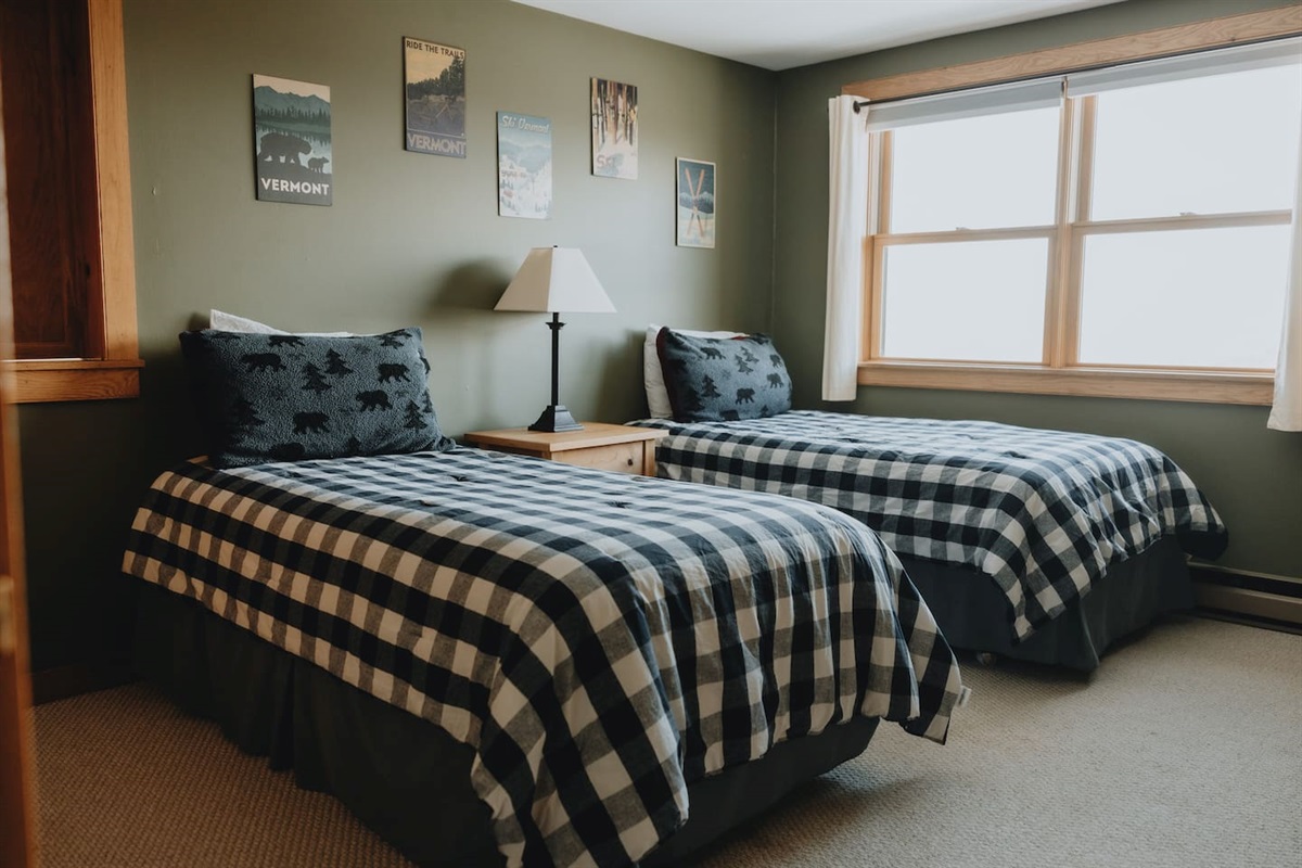 twin bedroom on the upper level 