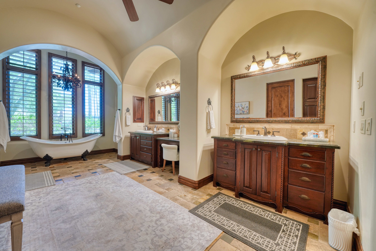 EPIC Sweetwater Estate | 5BR, Pool, Hot Tub & Casita — EPIC Sweetwater Estate | 5BR, Pool, Hot Tub & Casita, Scottsdale, Arizona — photo 45