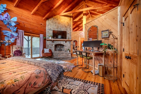 Butterfly room (the largest of the rooms)