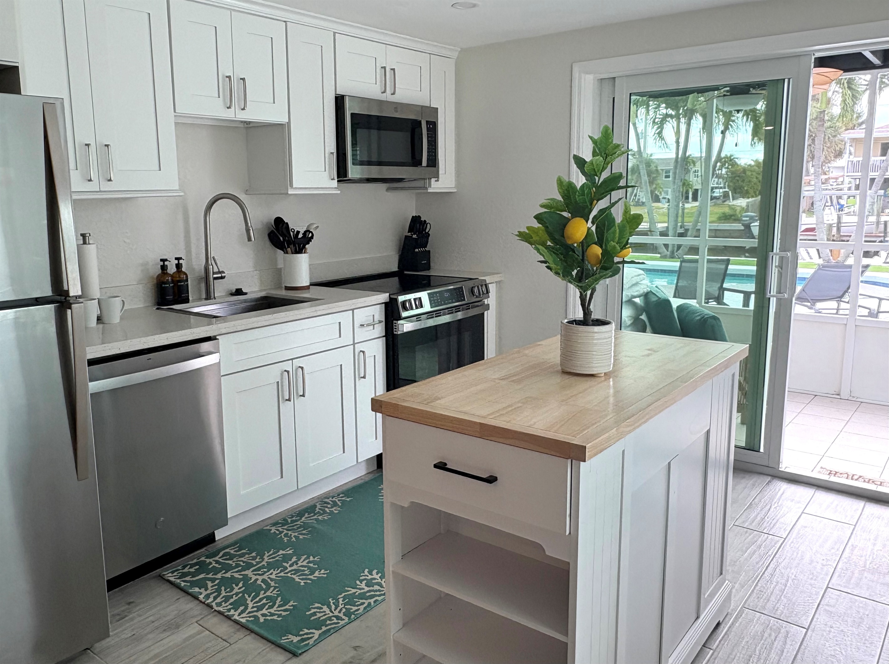 Tide (garden level) full kitchen