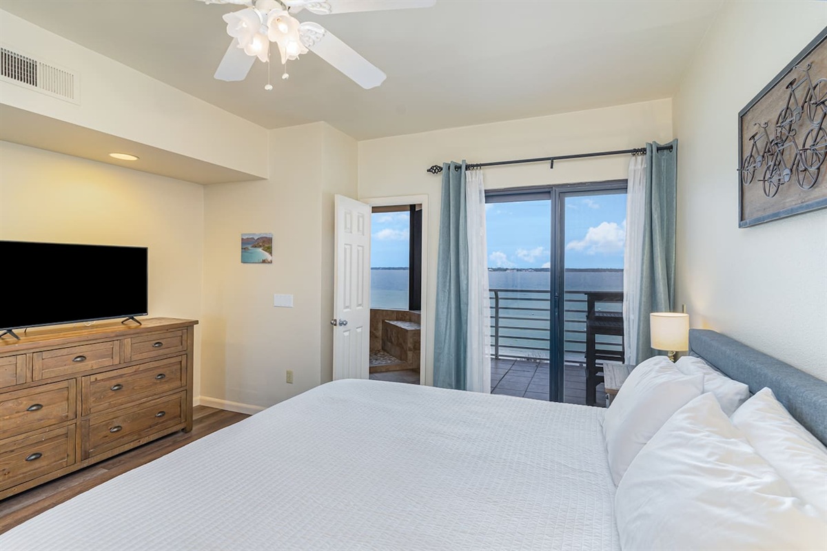 Master Bedroom view

King Bed