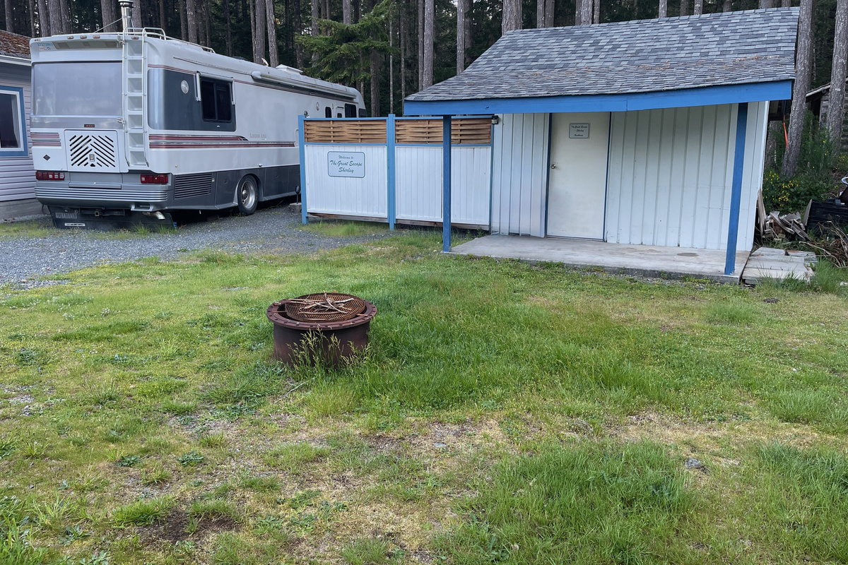 Private Bunkhouse on the right of the Coach