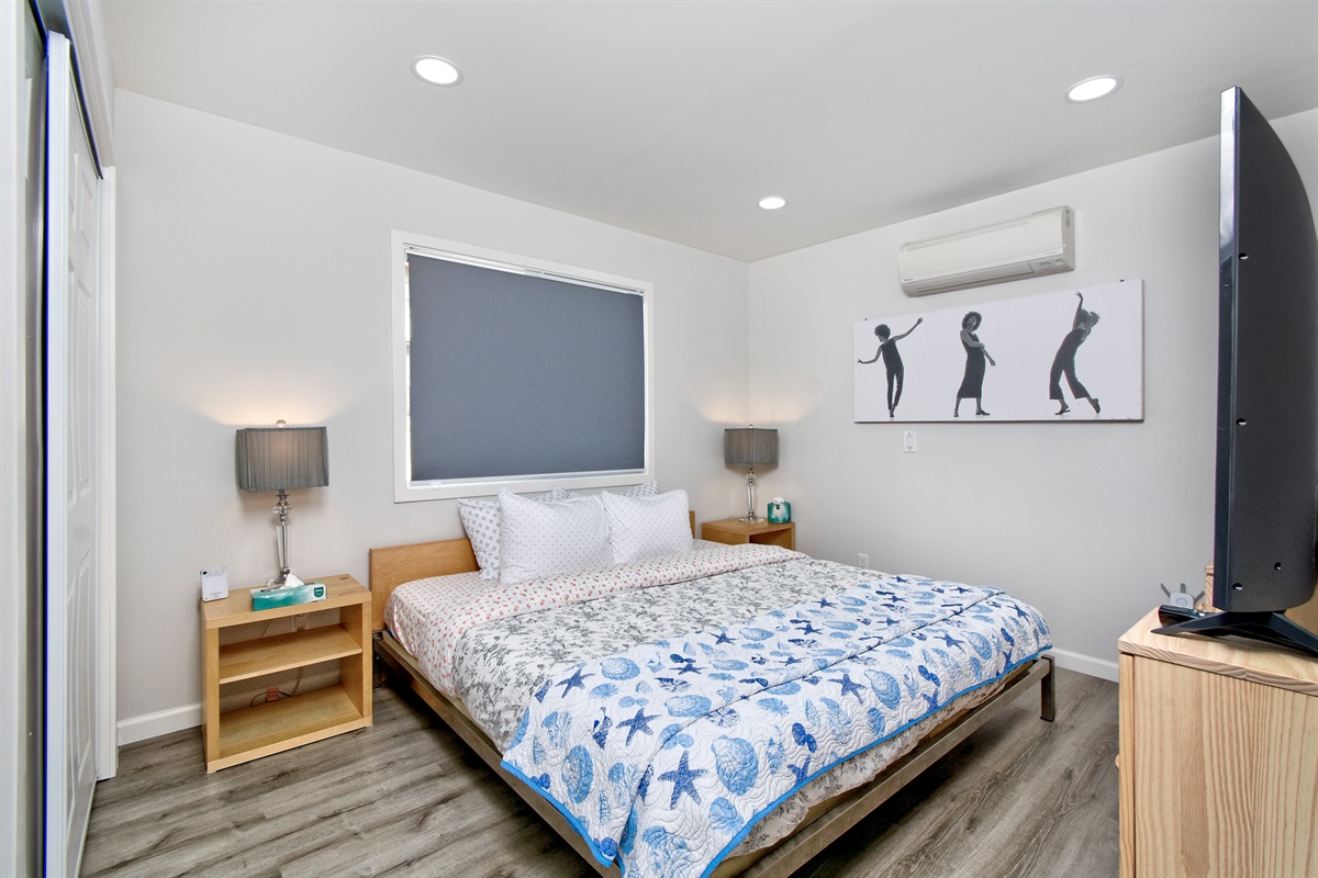 03-1362-shortridge-unit-a-primary-bedroom-california-king-bed