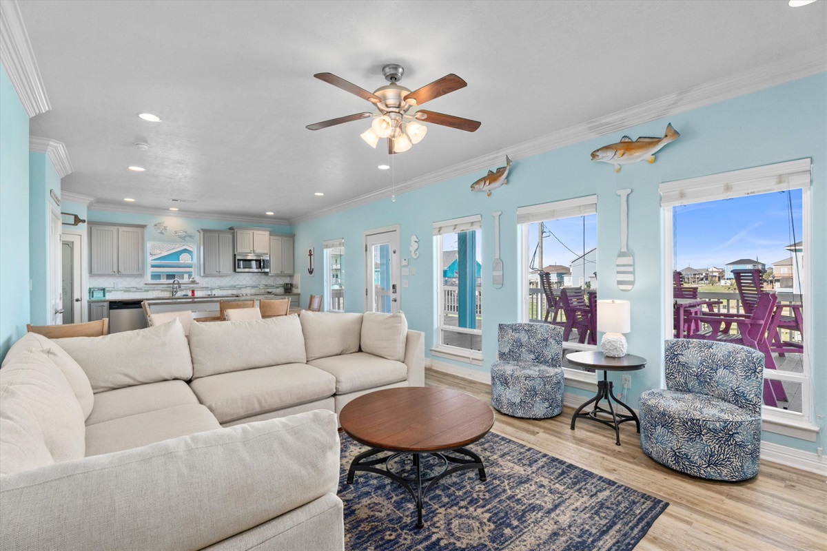 c2c188ce7e794d5bbf84c880b407734b Large | Beachhouse | Texas | TX | Vacation Homes | Galveston | Crystal Beach | Kokomo | Breezy Days | Beachfront Elegance | Sunrise Serenity | Southern Sands Property Management, LLC
