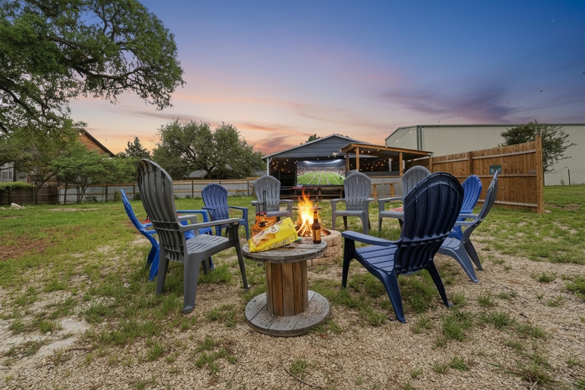 Evenings done right — fire pit, open sky, and space for everyone to gather