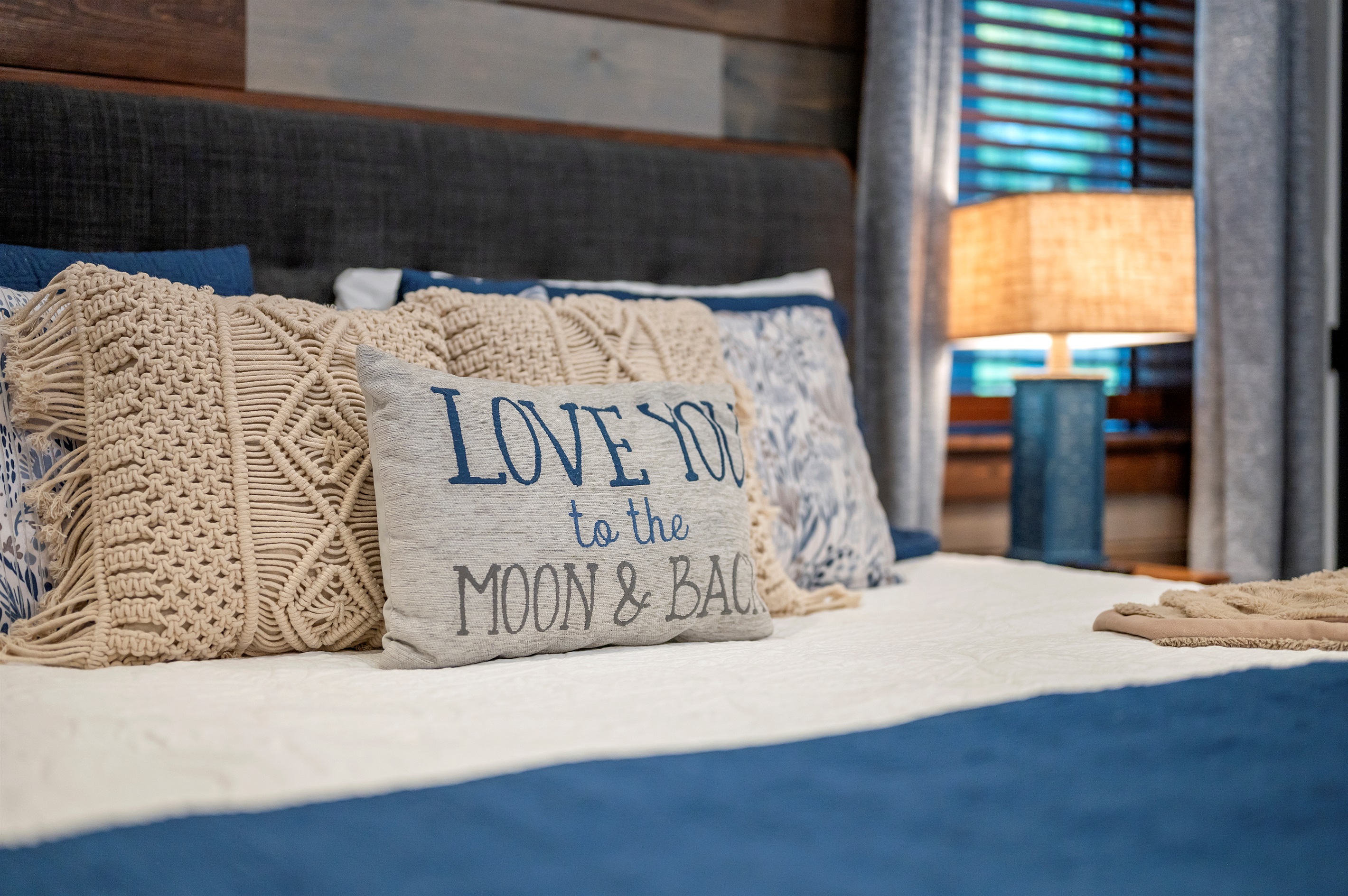 Our guests frequently rave about the bed’s exceptional comfort.