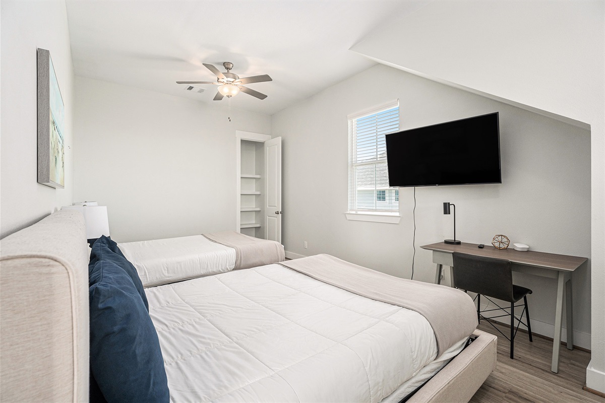 c2e84549da3547368b62ad25f61b3d79 Large | Beachhouse | Texas | TX | Vacation Homes | Galveston | Crystal Beach | Kokomo | Breezy Days | Beachfront Elegance | Sunrise Serenity | Southern Sands Property Management, LLC