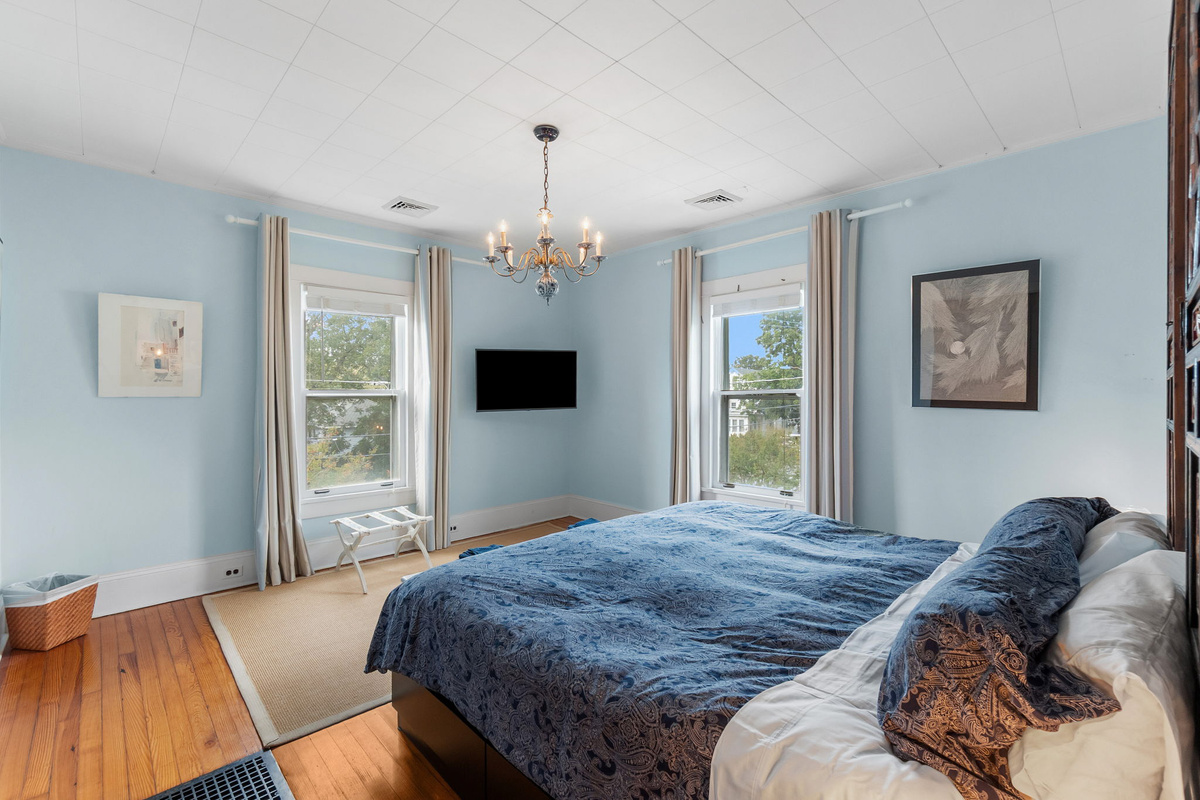 King bedroomm