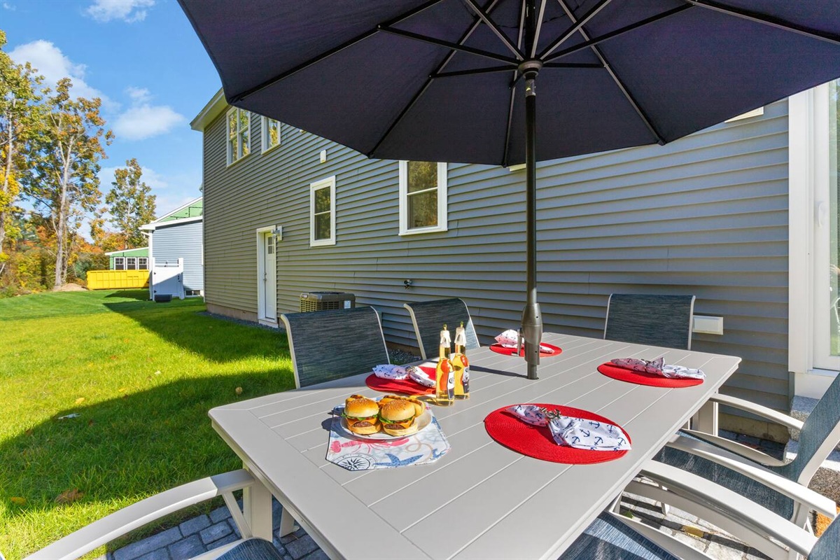 Enjoy the lobster bake outside on the outdoor dining set