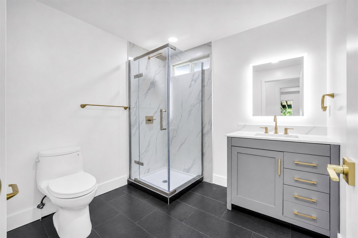full bathroom, Interior decor and finishes may vary between villasfull bathroom, Interior decor and finishes may vary after remodel