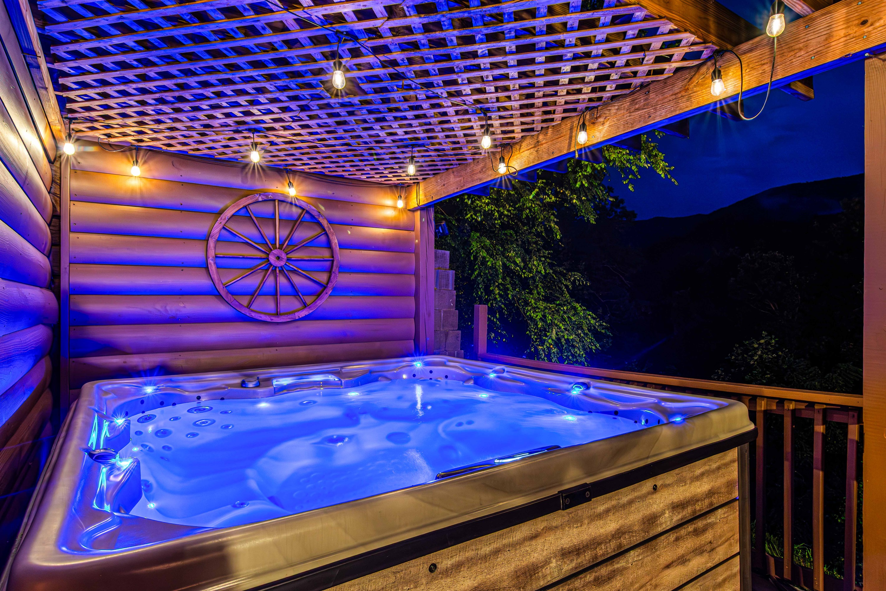 Nighttime Bliss: Enjoy a relaxing soak under the stars.