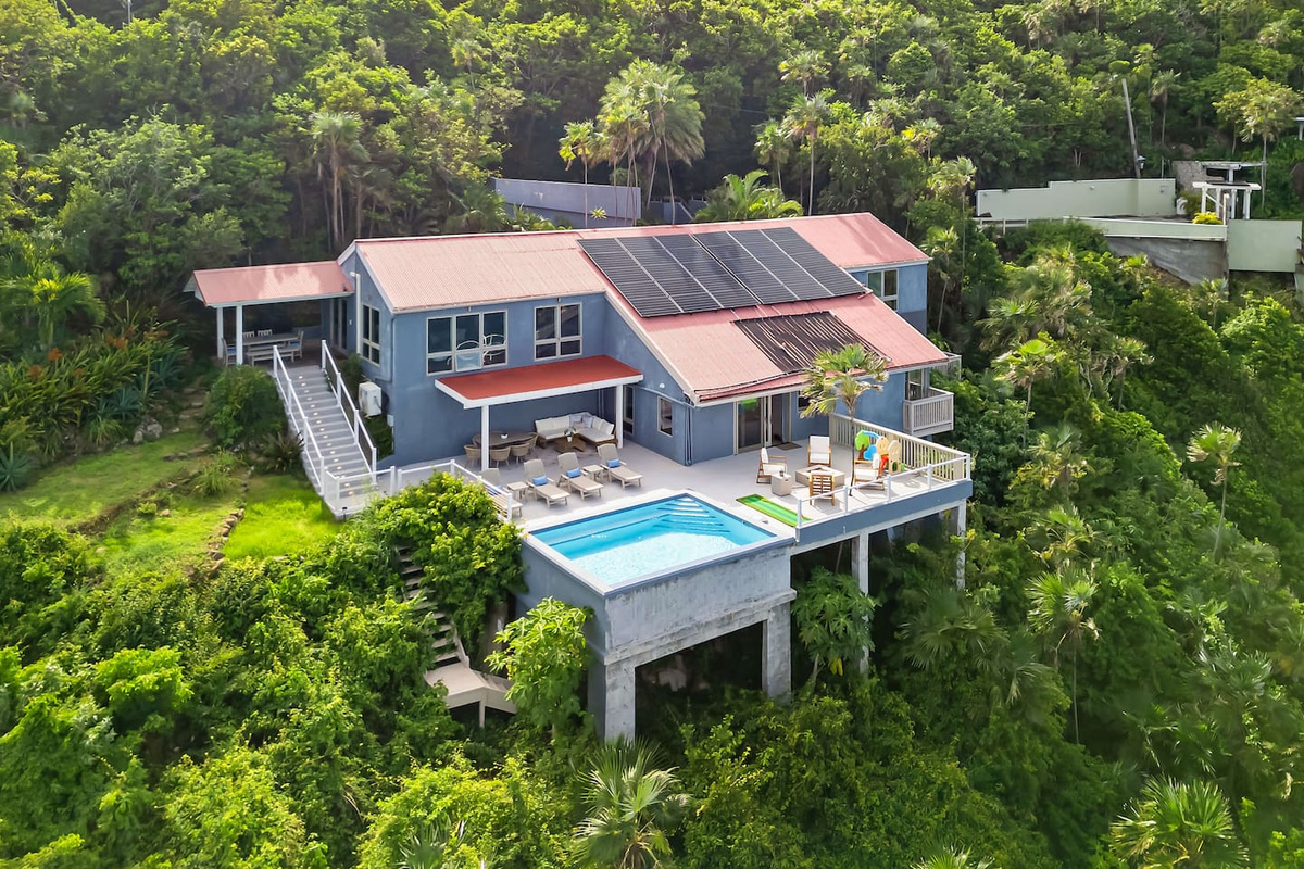 Exterior view of Villa overlook!
