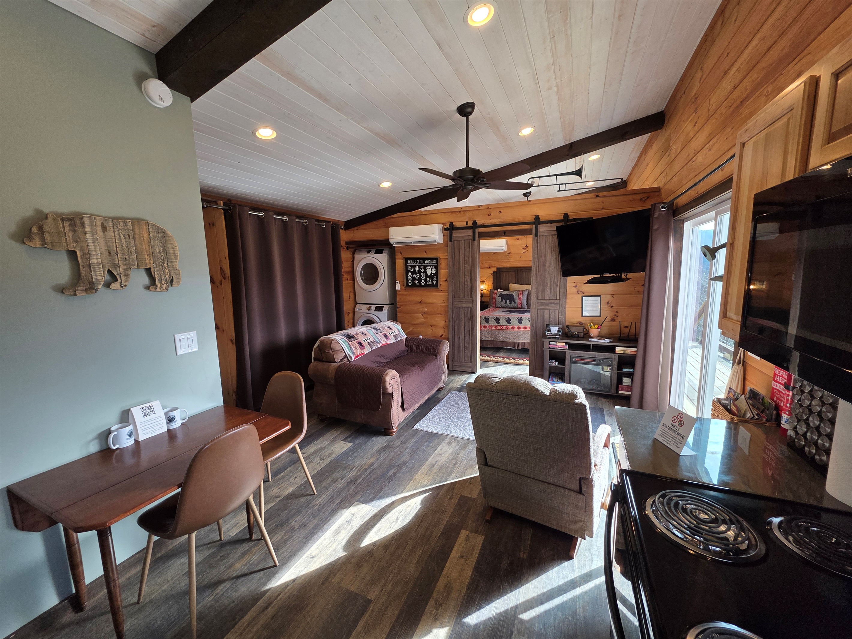 Kitchen/Dining Combo